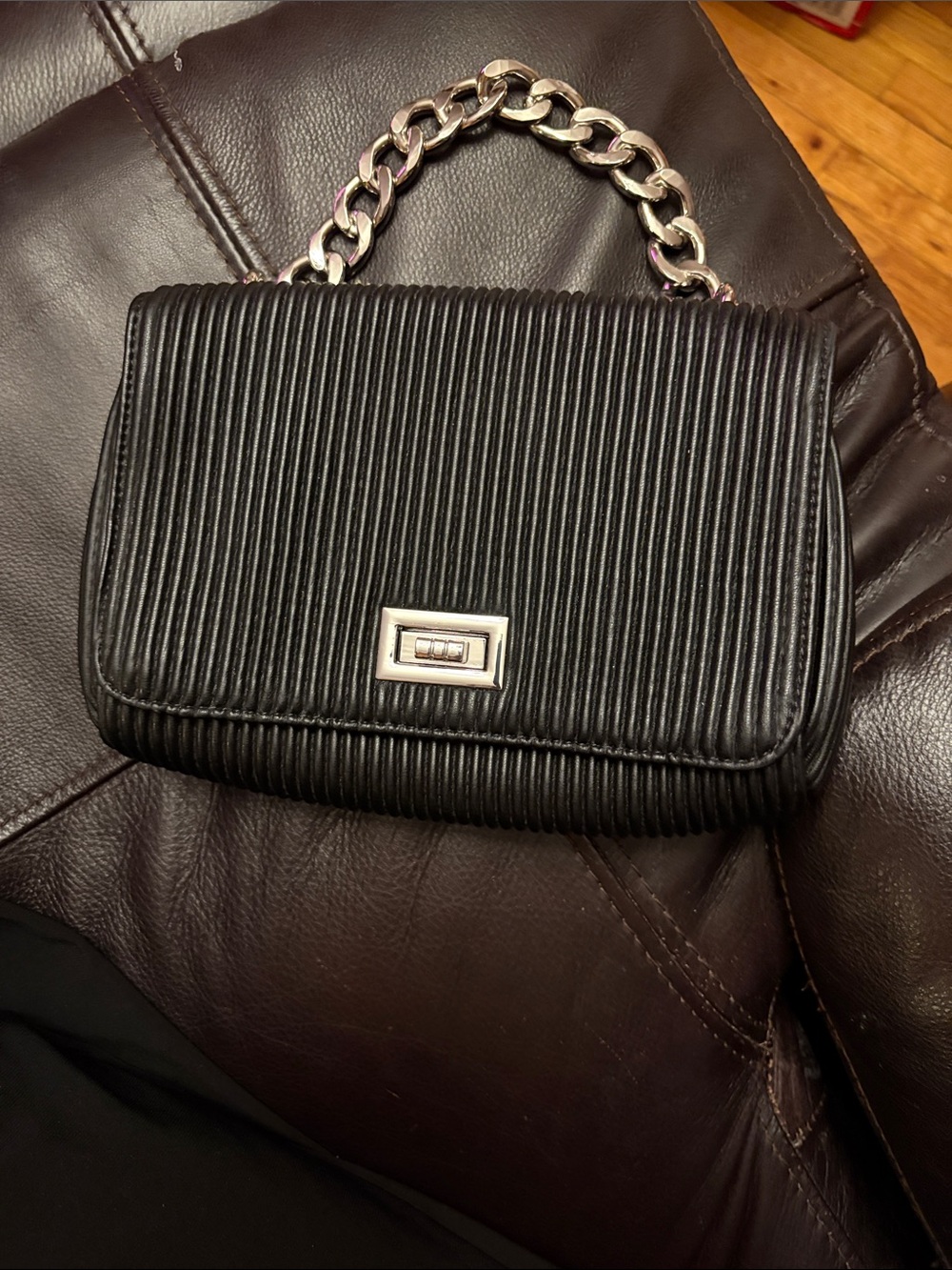 Fashion Nova Black Ribbed Purse Bag with Silver Chain Handle and Closure Clean